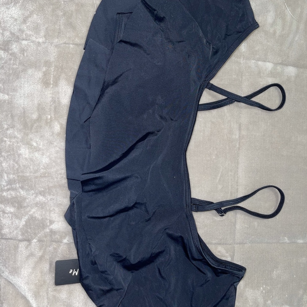 NWT Off the shoulder bikini top medium